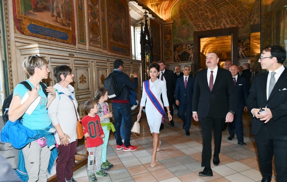 President Ilham Aliyev and first lady Mehriban Aliyeva viewed Sistine Chapel and St. Peter's Basilica in Vatican
