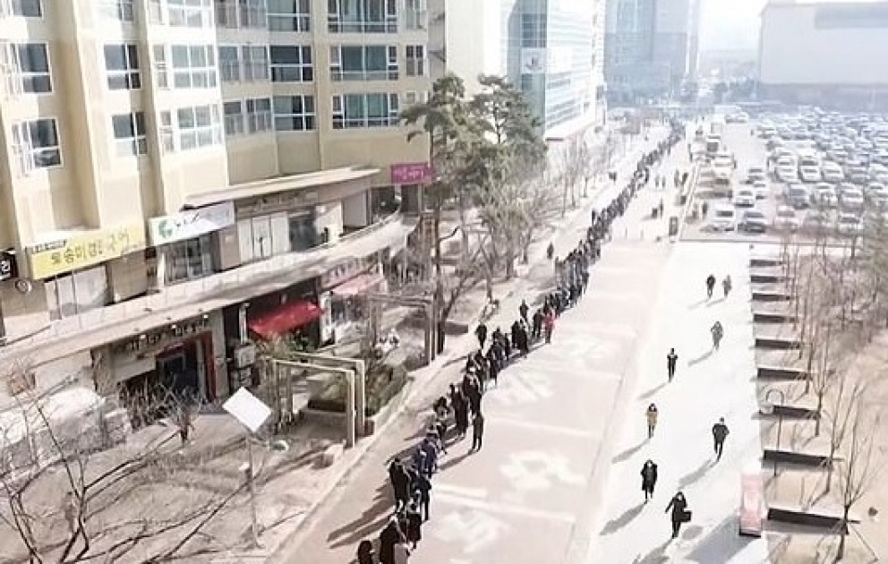 Cənubi Koreyada maska növbəsi