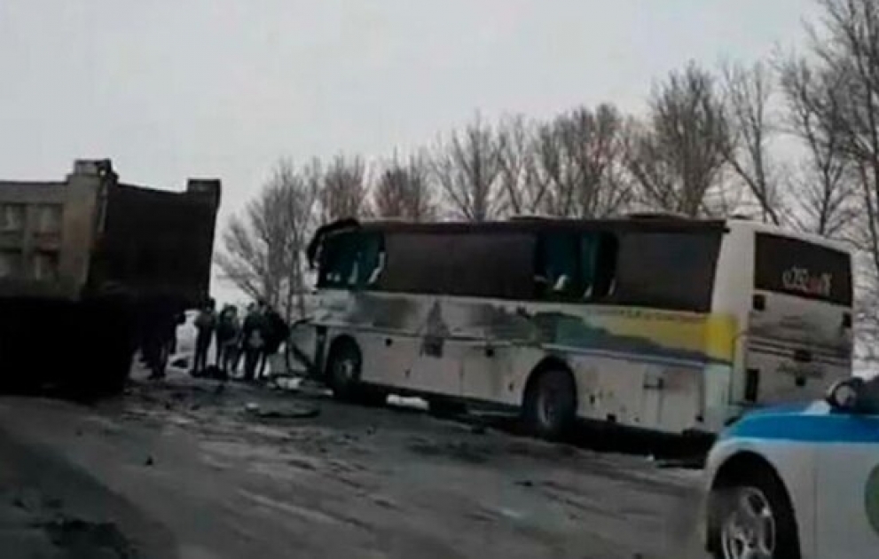 В Казахстане автобус с детьми столкнулся с грузовиком