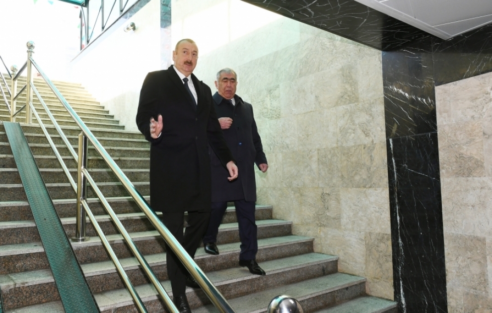 Bakıda Heydər Əliyev prospekti ilə Zəki Məmmədov küçəsinin kəsişməsindəki yeraltı piyada keçidinin açılışı olub 
Prezident İlham Əliyev açılışda iştirak edib