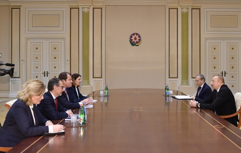 Le président Ilham Aliyev reçoit une délégation de la BERD