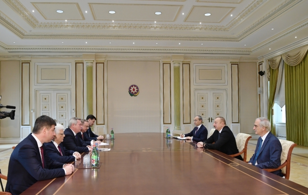 Präsident Ilham Aliyev empfängt russische Delegation