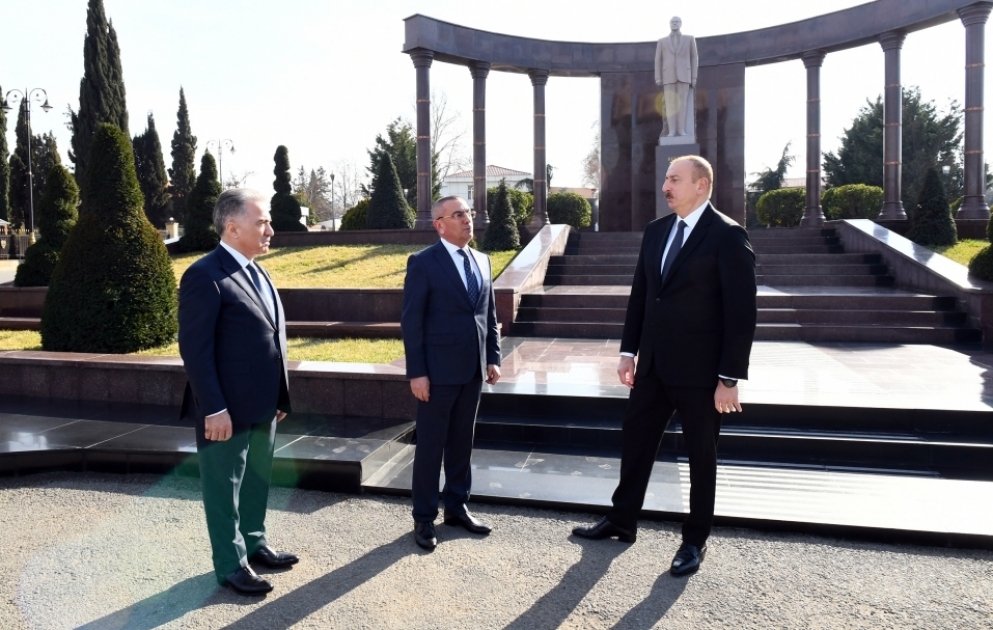 Staatspräsident Ilham Aliyev zu Besuch in Schamkir Region