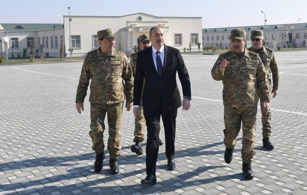 Präsident Ilham Aliyev weiht Militäreinheit des Innenministeriums ein