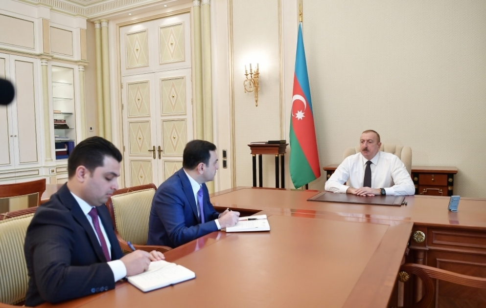 Le président Ilham Aliyev reçoit Nahid Baghirov et Mirhassan Seyidov à la suite de leur nouvelle nomination