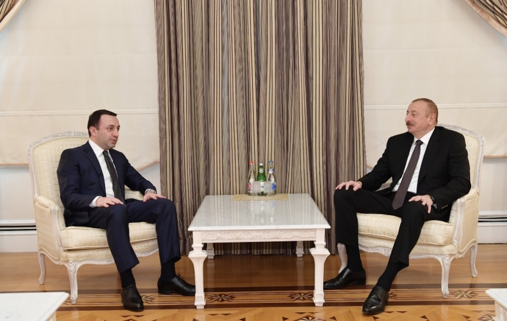 Entretien du président de la République avec le ministre géorgien de la Défense