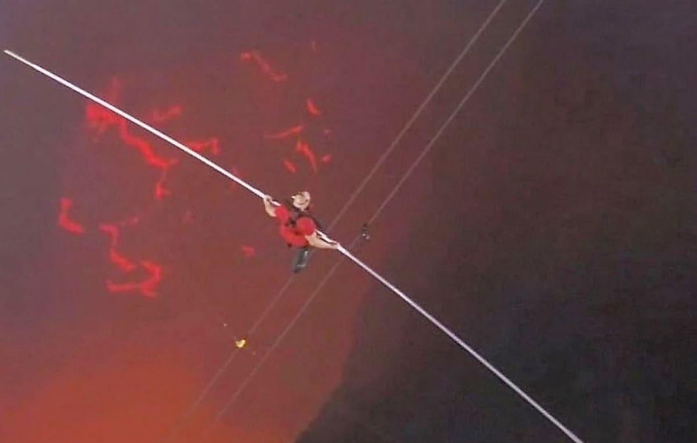 Aerialist Nik Wallenda walks tightrope across one of world's most active volcanoes