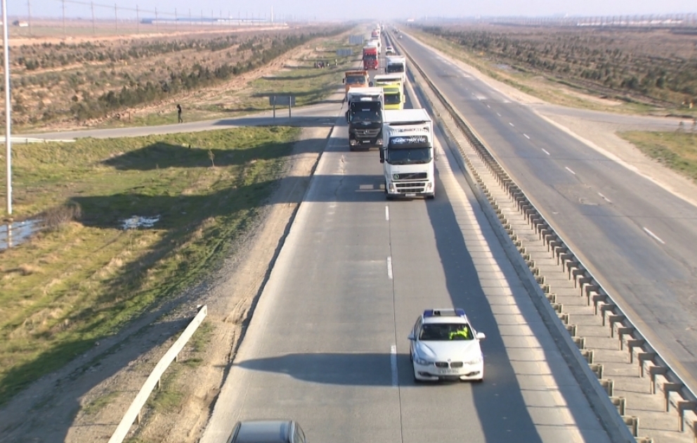 В Азербайджане транзитные автоперевозки сопровождает дорожная полиция