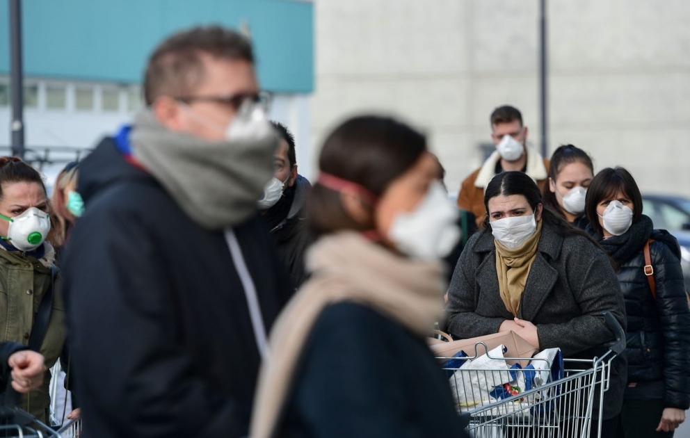 Coronavirus lockdown in Italy causes panic buying