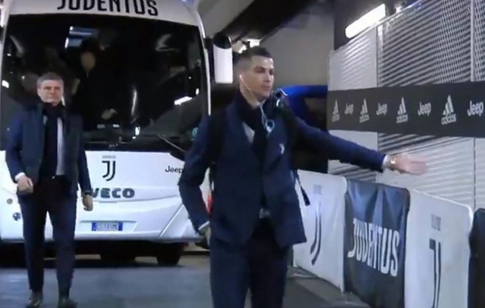 Cristiano Ronaldo high-fives non-existent fans as coronavirus sees Juventus win against Inter played behind closed doors