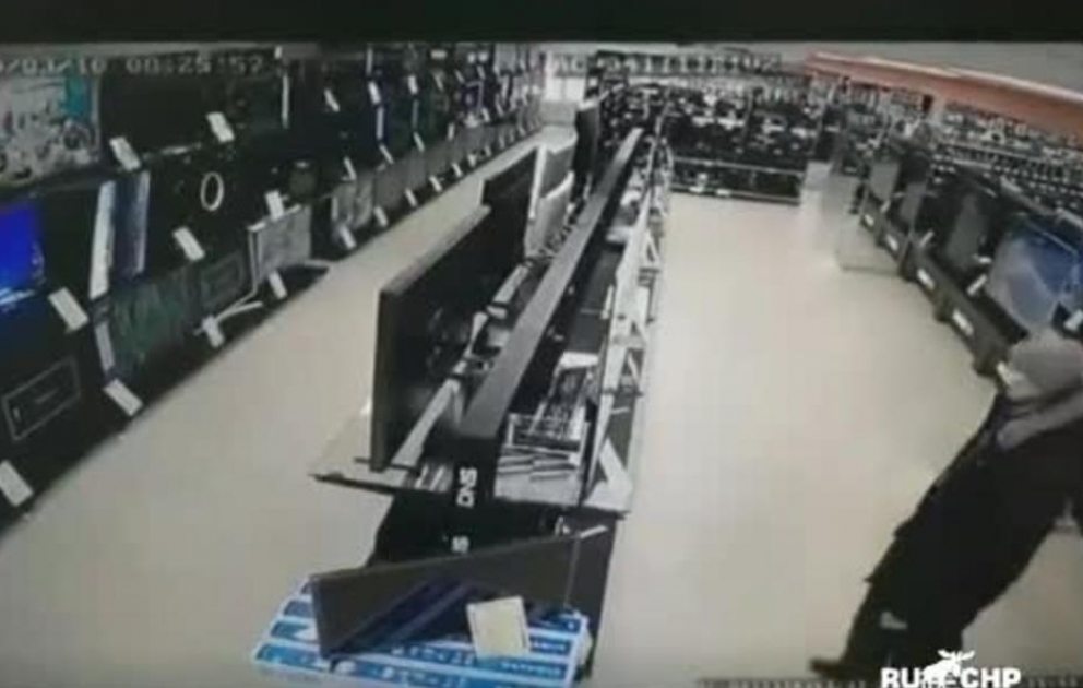 Мужчина разбил более 10 телевизоров в томском гипермаркете
