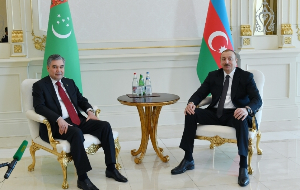Entretien en tête-à-tête des présidents azerbaïdjanais et turkmène