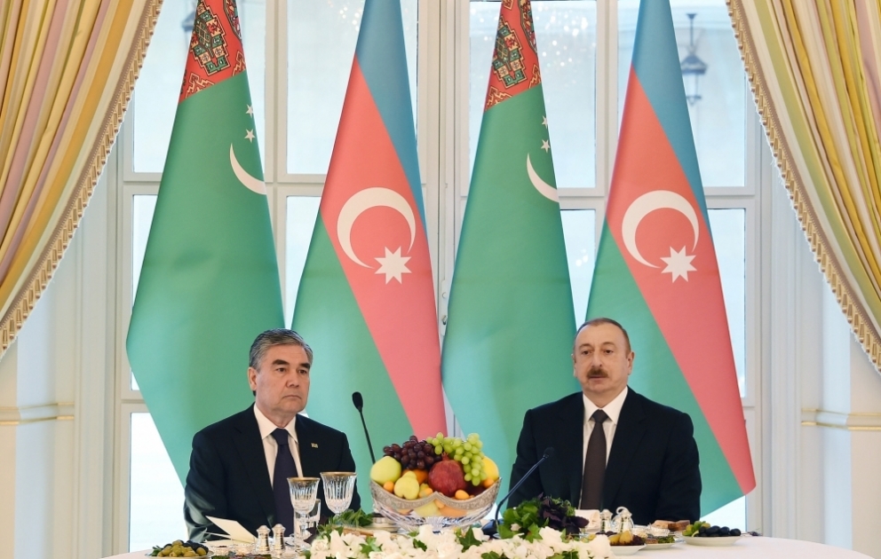Ali qonağın şərəfinə