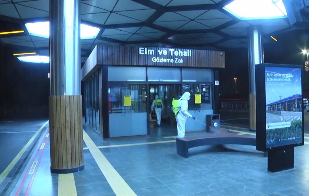 Le Centre d’échange des transports «Koroglu» a de nouveau été désinfecté