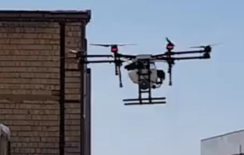 İranın Həmədan əyalətində küçələr dronla dezinfeksiya olunur