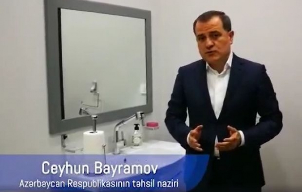 Ceyhun Bayramov da "#TəmizƏllər" kampaniyasına qoşuldu