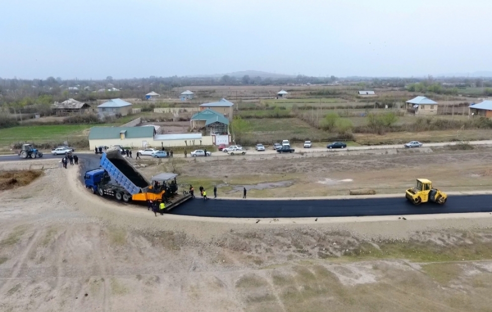 Yevlaxda 8 km uzunluğa malik avtomobil yolu yenidən qurulur