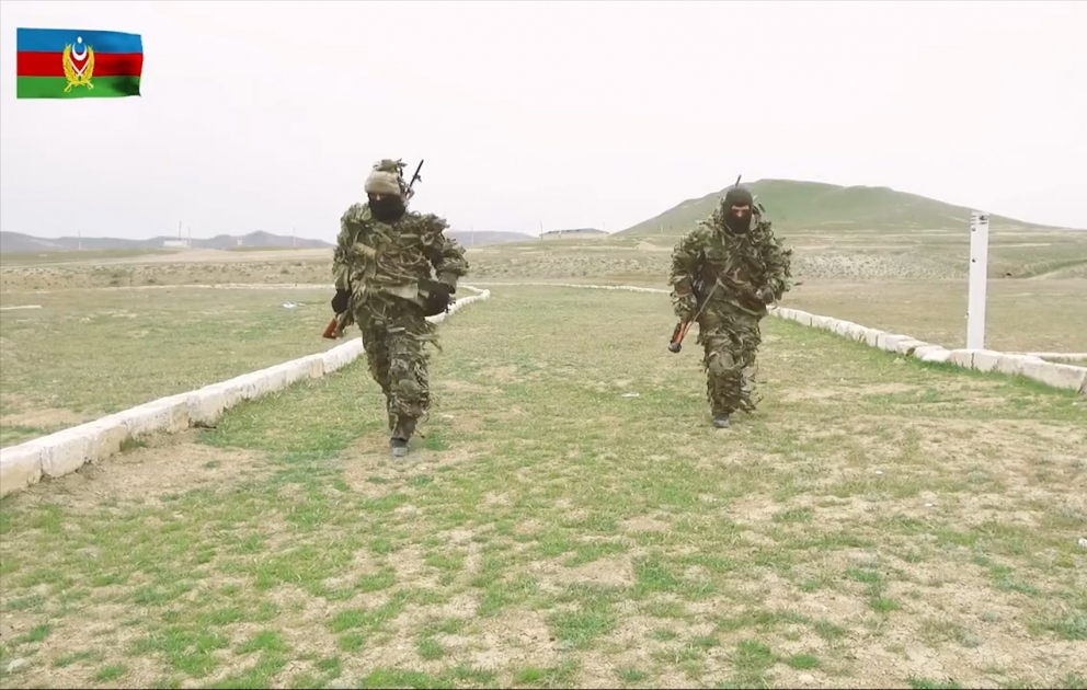 Azərbaycan Ordusunda snayperlərin hazırlığı yoxlanılır