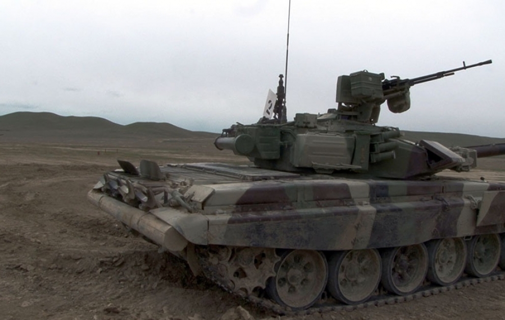 Tank heyətlərinin döyüş hazırlığı yoxlanılır