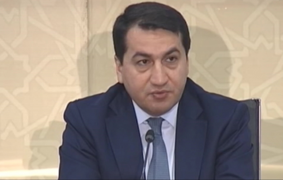 Hikmət Hacıyev: Bu günə qədər 15 min nəfərdən artıq Azərbaycan vətəndaşı ölkəyə gətirilib