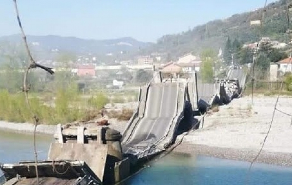 Il s'est effondré sur lui-même" : les images impressionnantes d'un pont écroulé en Italie