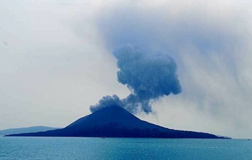 İndoneziyada güclü vulkan püskürüb