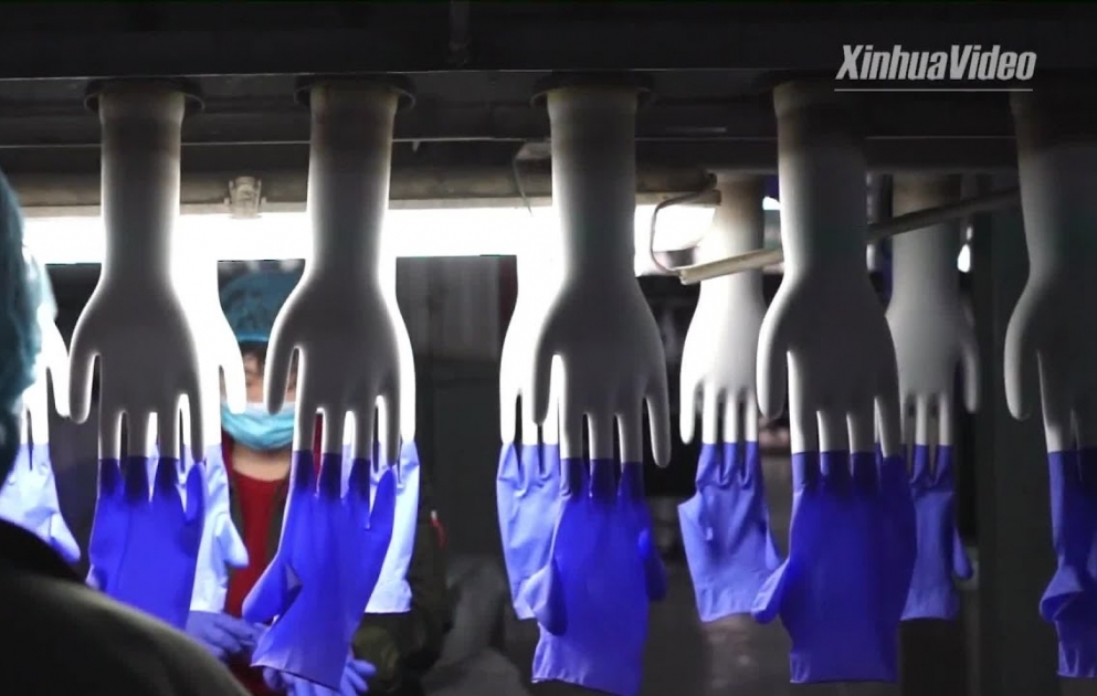 Manufacturers accelerate producing medical protective gloves