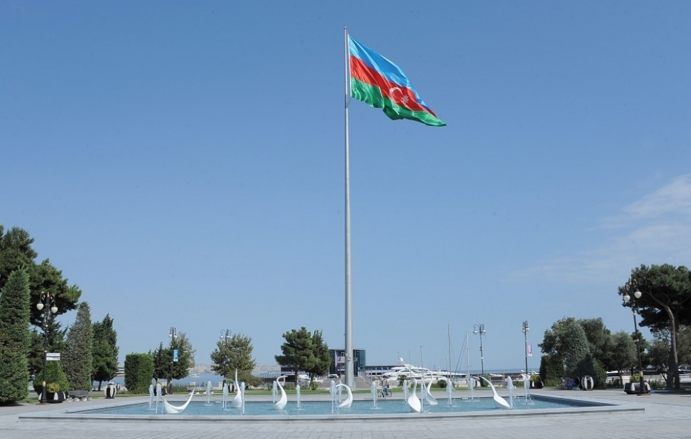 В Азербайджане сохранится ветреная погода