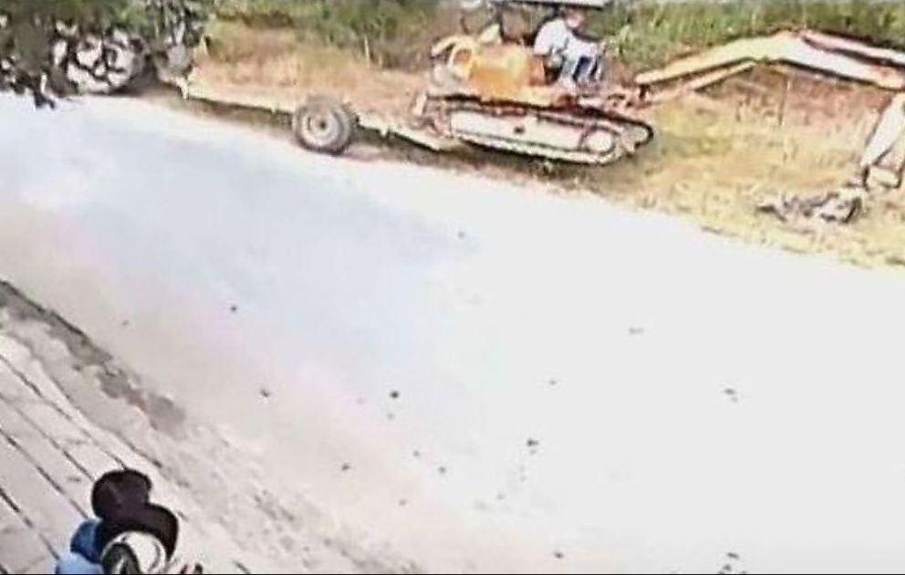 Excavator Tips and Blows Fumes During Loading Attempt