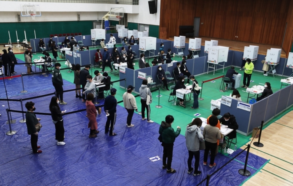 Koreyada parlament seçkiləri keçirilir