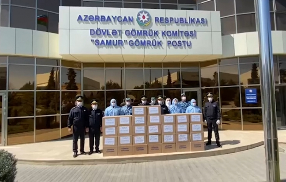 Gömrükçülər daha 120 ailəyə yardım ediblər