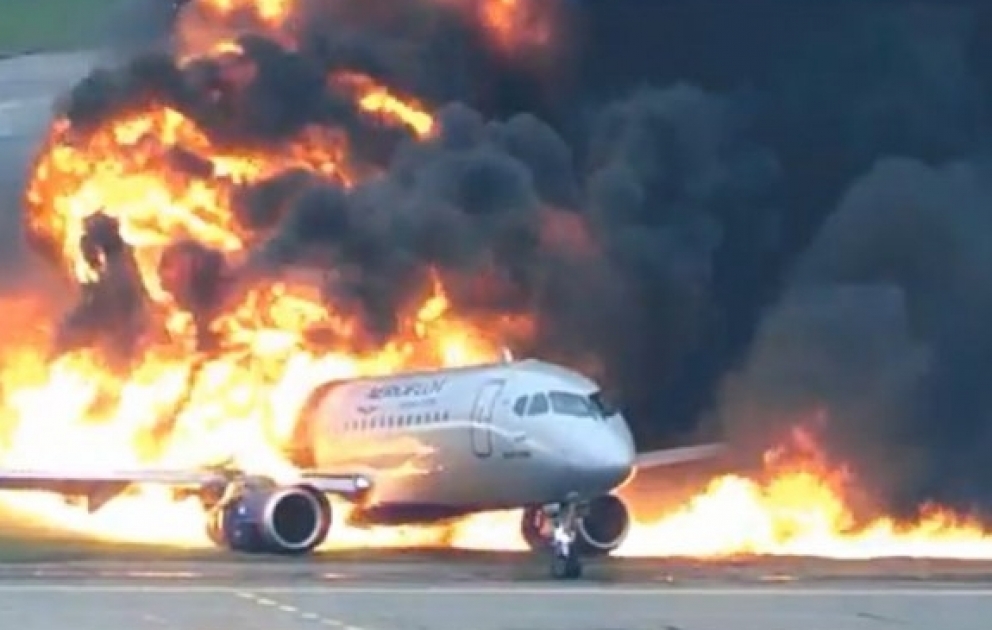 Появилось новое видео горящего лайнера Superjet 100