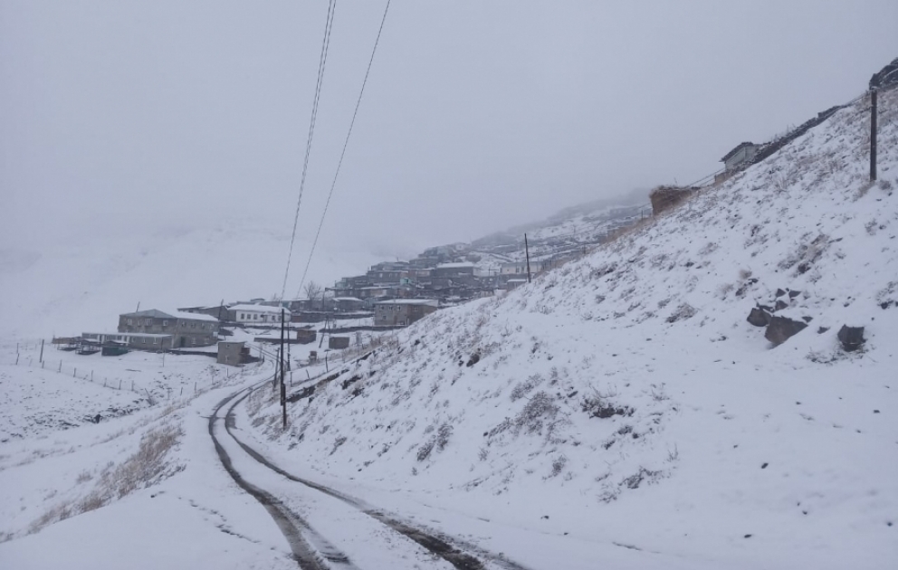Snow falls in mountainous areas of Azerbaijan's Guba region