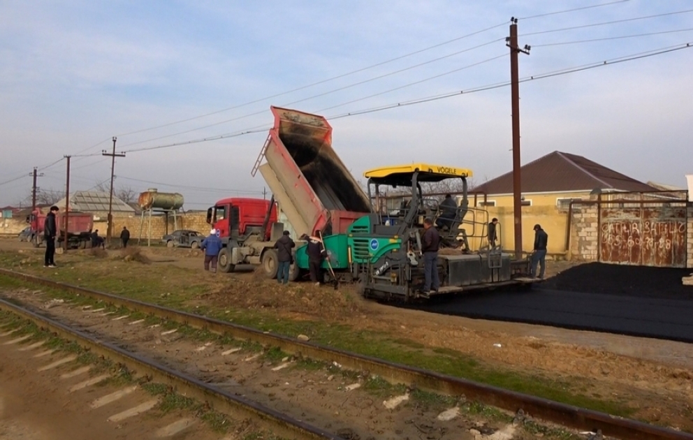 Sabunçu rayonunda uzunluğu 20 kilometr olan küçə və yol təmir edilib