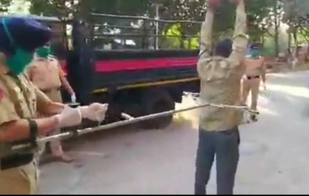 Индийские полицейские придумали дистанционный задерживатель