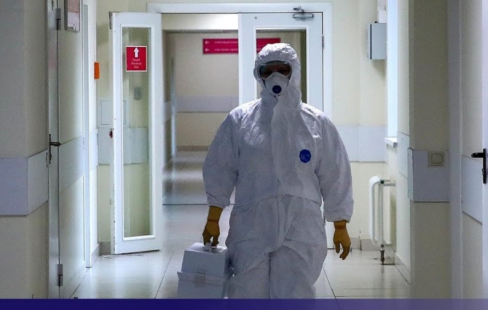 Une journée des médecins combattant le coronavirus en Russie