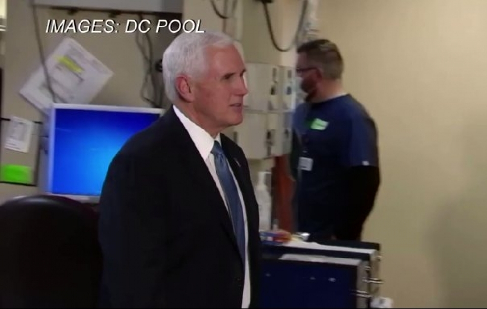 Mike Pence visite un hôpital sans porter de masque