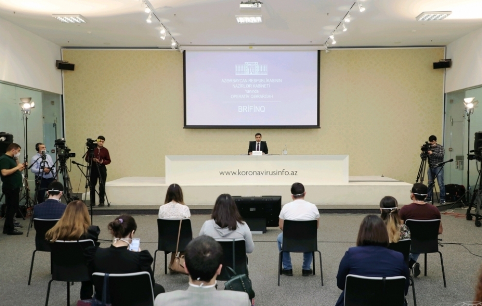 В Азербайджане процентный показатель случаев заражения коронавирусом по Баку составляет 45.3%