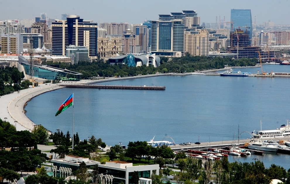 Завтра в Баку до 22 градусов тепла