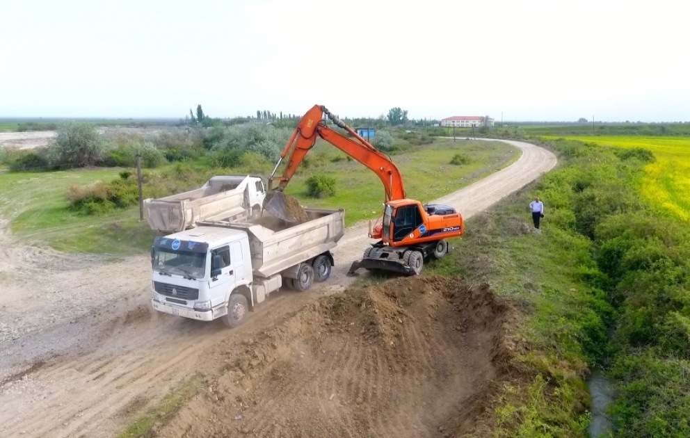 Ağsuda 9 yaşayış məntəqəsinin avtomobil yolları yenidən qurulur