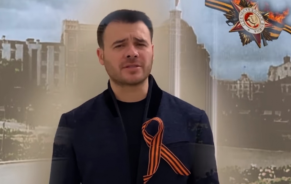 Эмин почтил память героев войны с российскими звездами