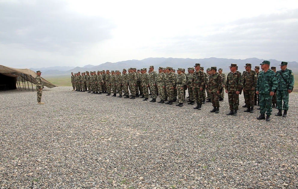 Naxçıvan Qarnizonu Qoşunlarının bölmələrində komandir hazırlığı məşğələləri keçirilib