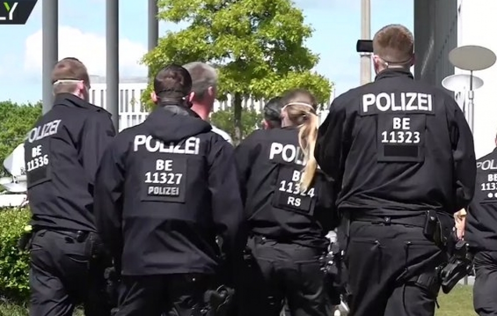 Berlində karantin rejimini pozan aksiyaçılar həbs edilib