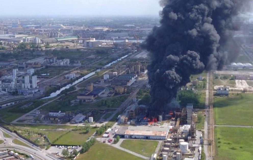 Blast hits chemical plant near Italian city of Venice