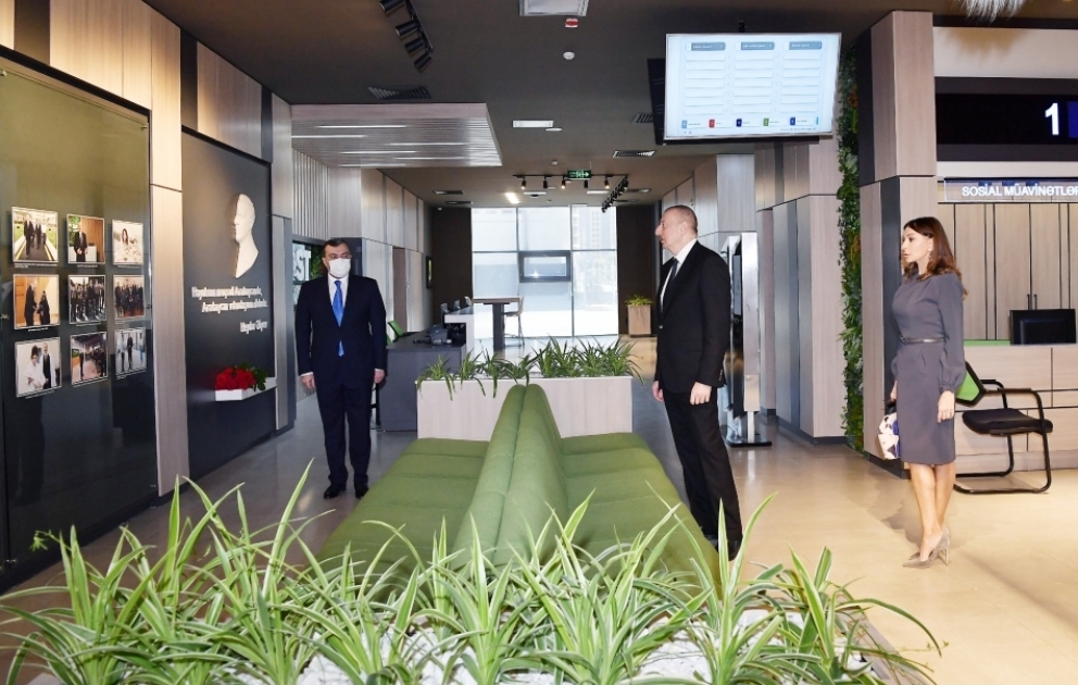 Le président Ilham Aliyev et la première dame Mehriban Aliyeva participent à l'inauguration du Centre DOST №3