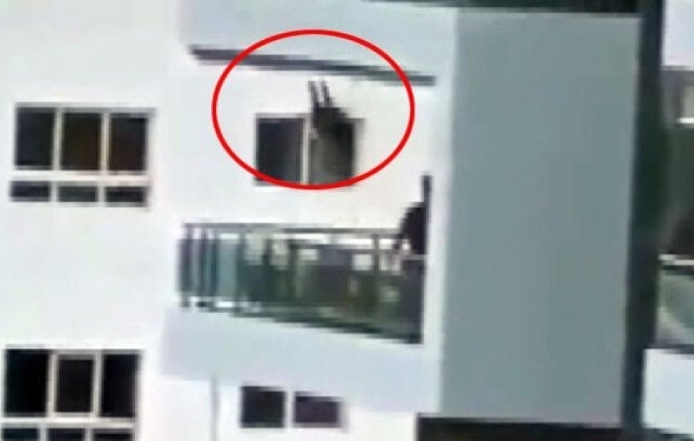 A dad made a swing for his daughter 

Man Pushes Child On Swing On 8th Floor Balcony Leaving People 'Terrified'