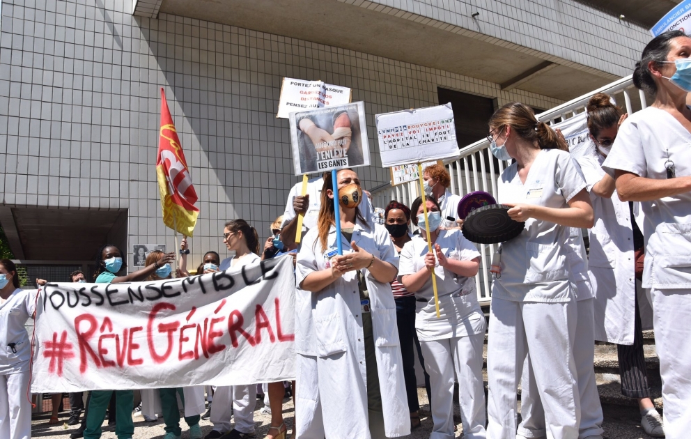 Healthcare workers stage fresh protest outside Paris hospital