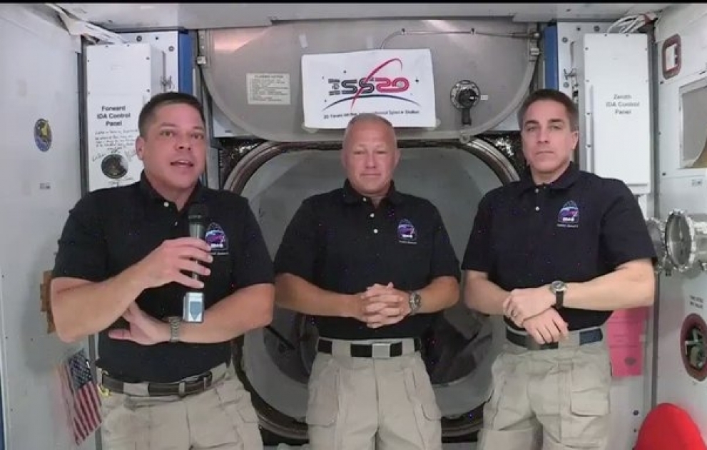 You see that it's a shared planet with a shared atmosphere