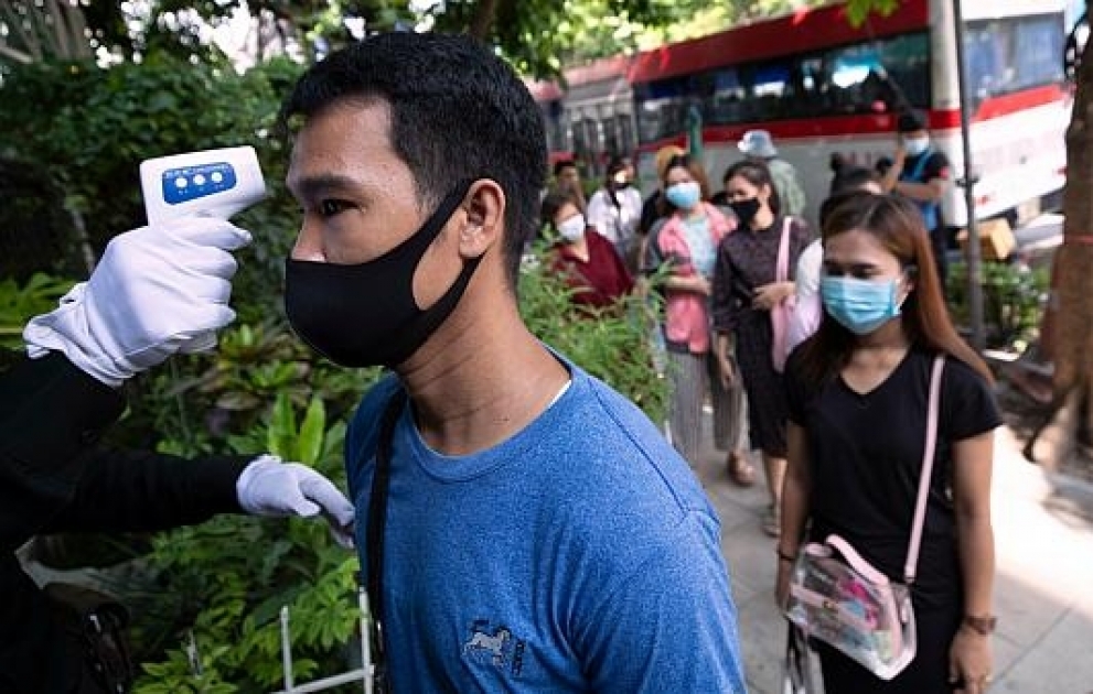 Images du déconfinement en Inde, à Singapour et en Thaïlande