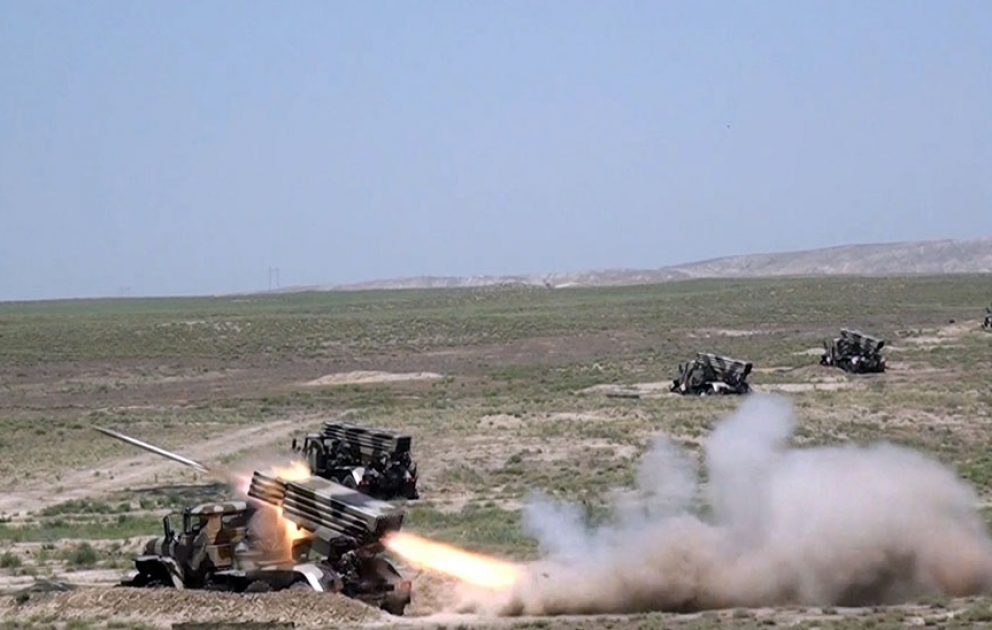Des unités d'artillerie ont effectué des exercices de tir réels